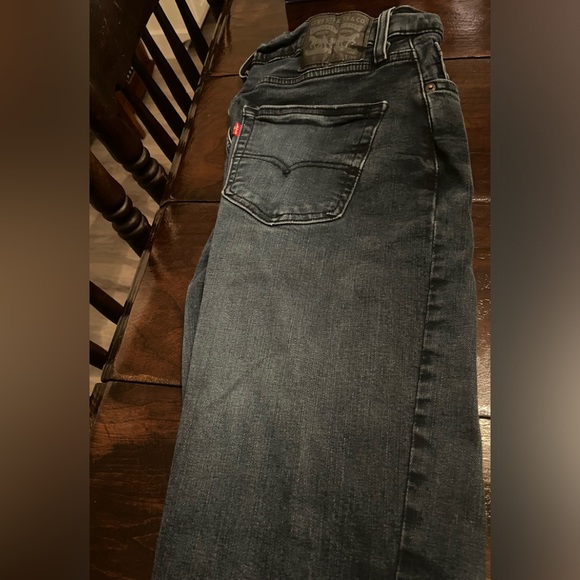 Levi Jeans-30X32 - Picture 2 of 5